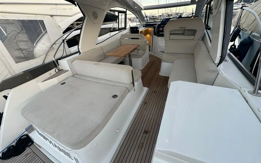 slider 9 Beneteau Gran Turismo 36