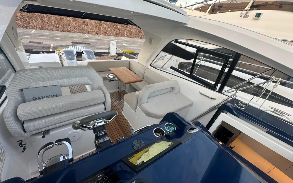 slider 10 Beneteau Gran Turismo 36