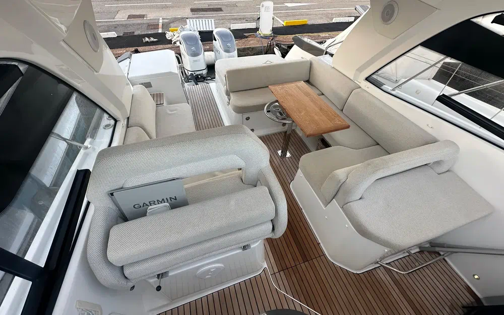 slider 12 Beneteau Gran Turismo 36