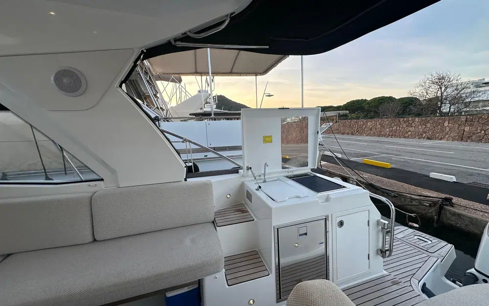 slider 14 Beneteau Gran Turismo 36