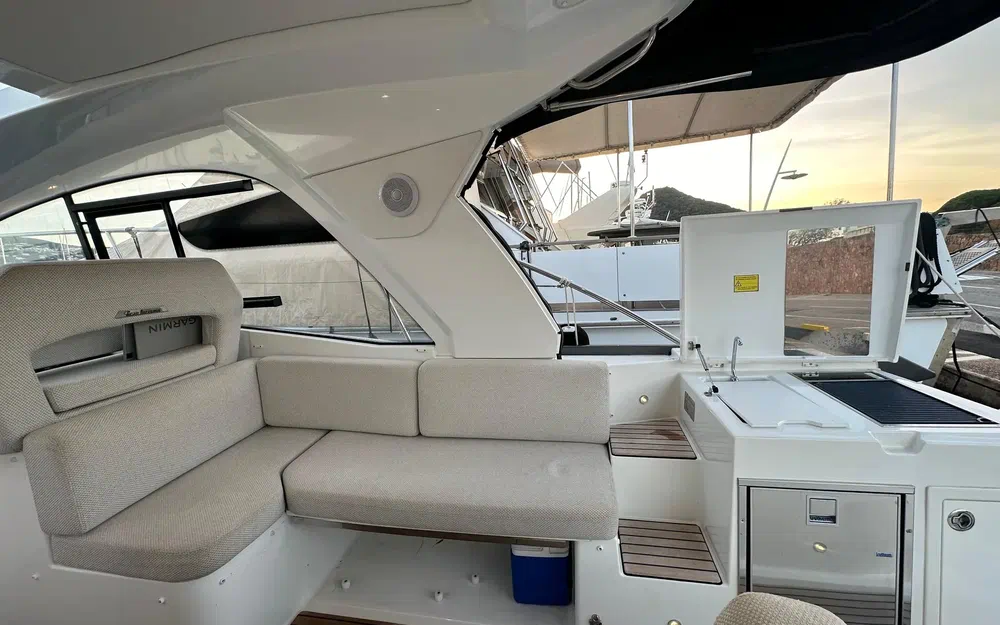 slider 15 Beneteau Gran Turismo 36