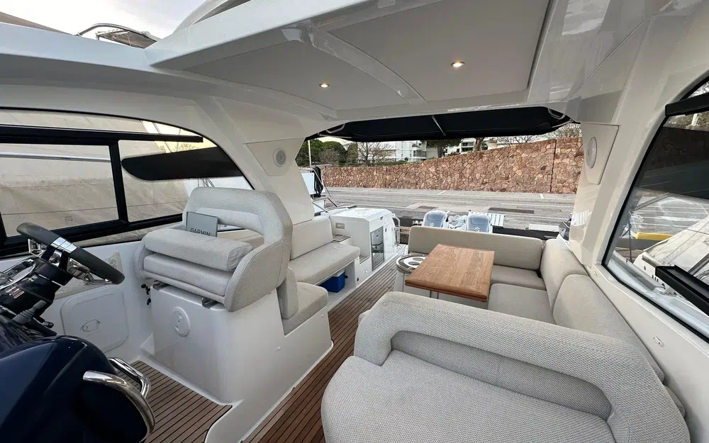slider 17 Beneteau Gran Turismo 36