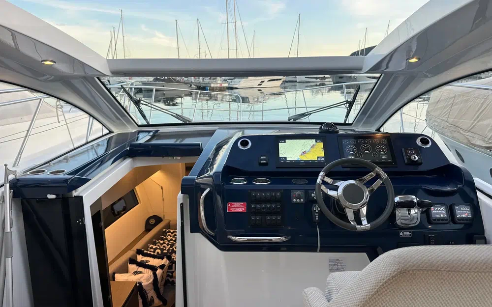 slider 5 Beneteau Gran Turismo 36