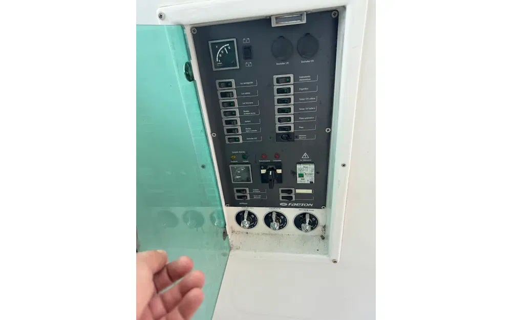 slider 14 Faeton  910 Moraga