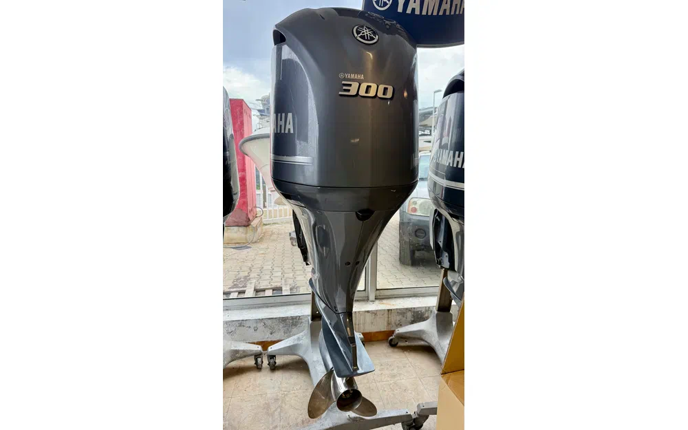 slider 3 Yamaha 300cv 