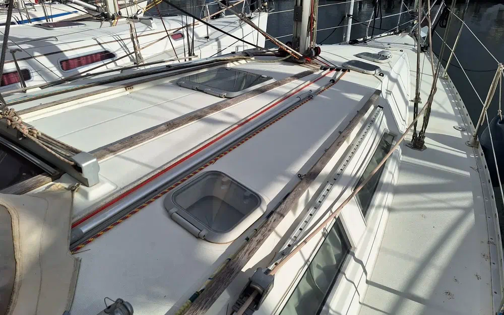 slider 16 Jeanneau Sun Odyssey 37.1