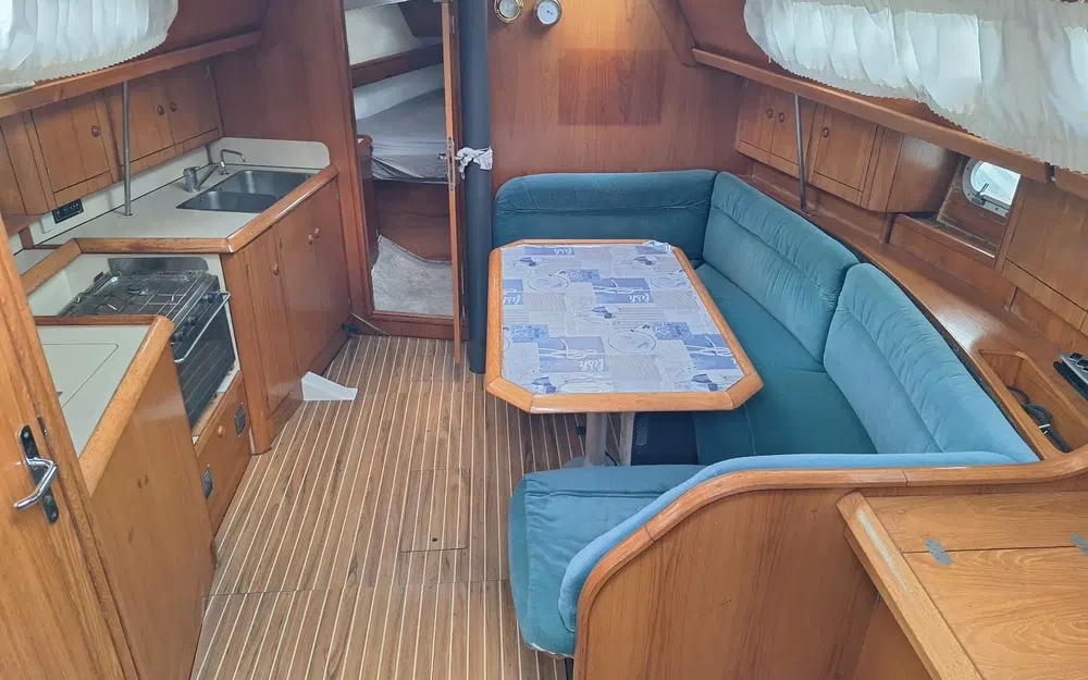 slider 2 Jeanneau Sun Odyssey 37.1