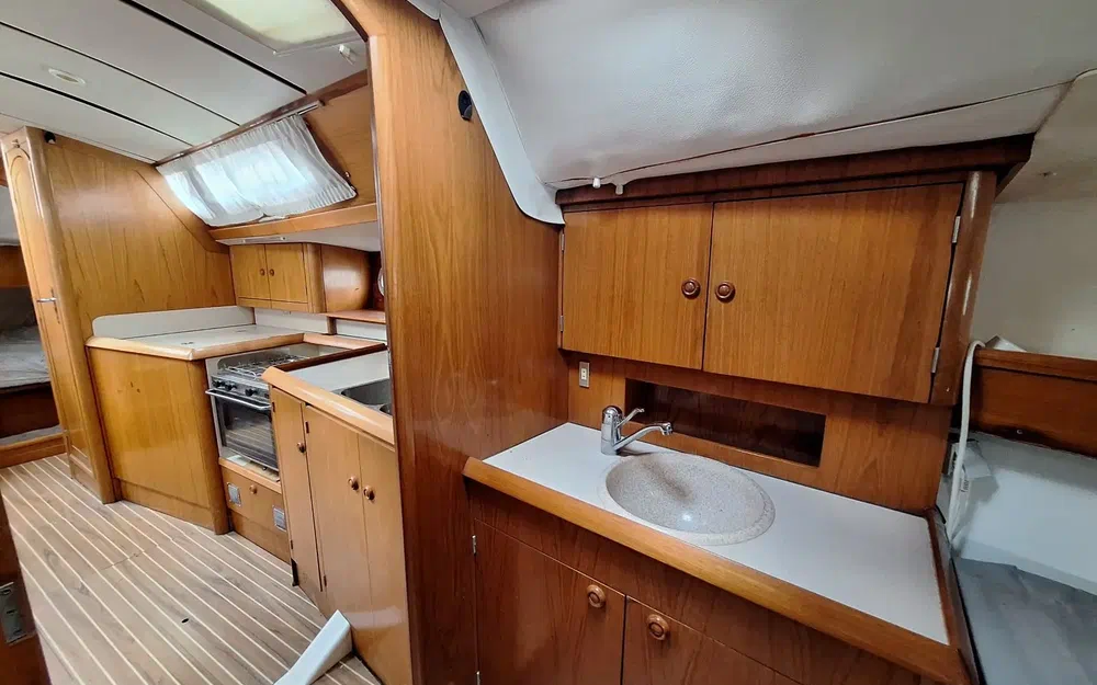 slider 7 Jeanneau Sun Odyssey 37.1