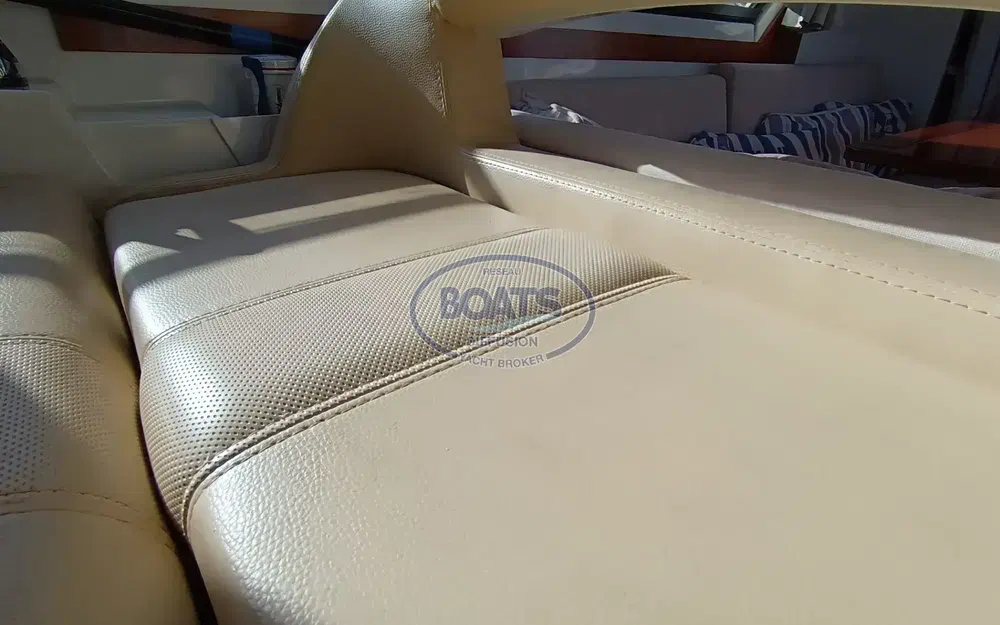 slider 13 Beneteau Antares 36