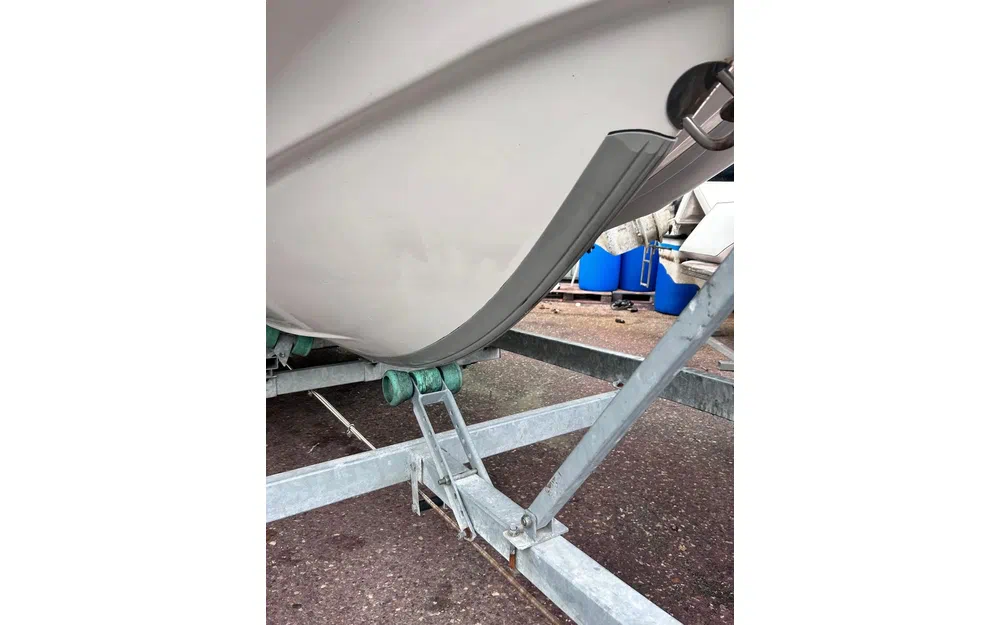 slider 5 Valiant V 570 Sport