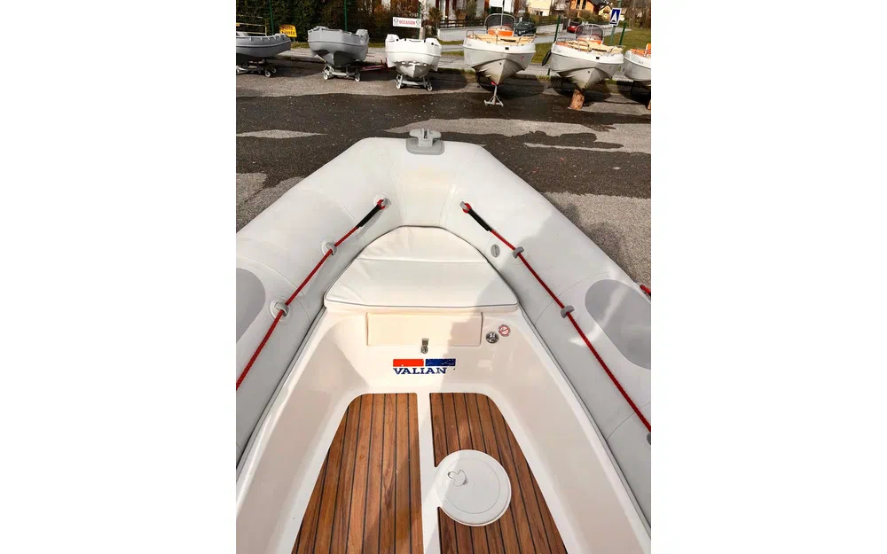 slider 8 Valiant V 570 Sport