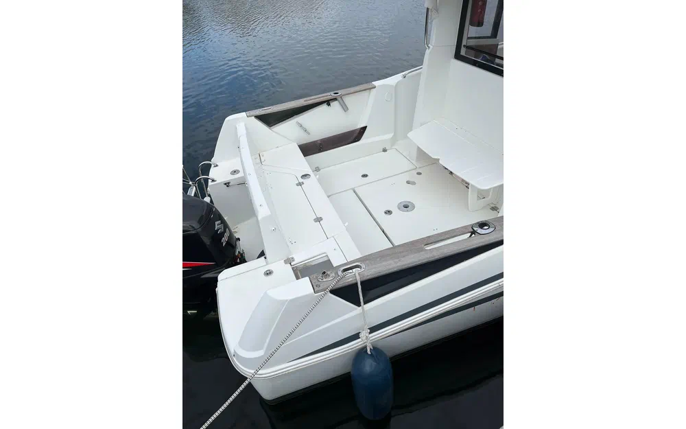 slider 2 Beneteau Barracuda 7