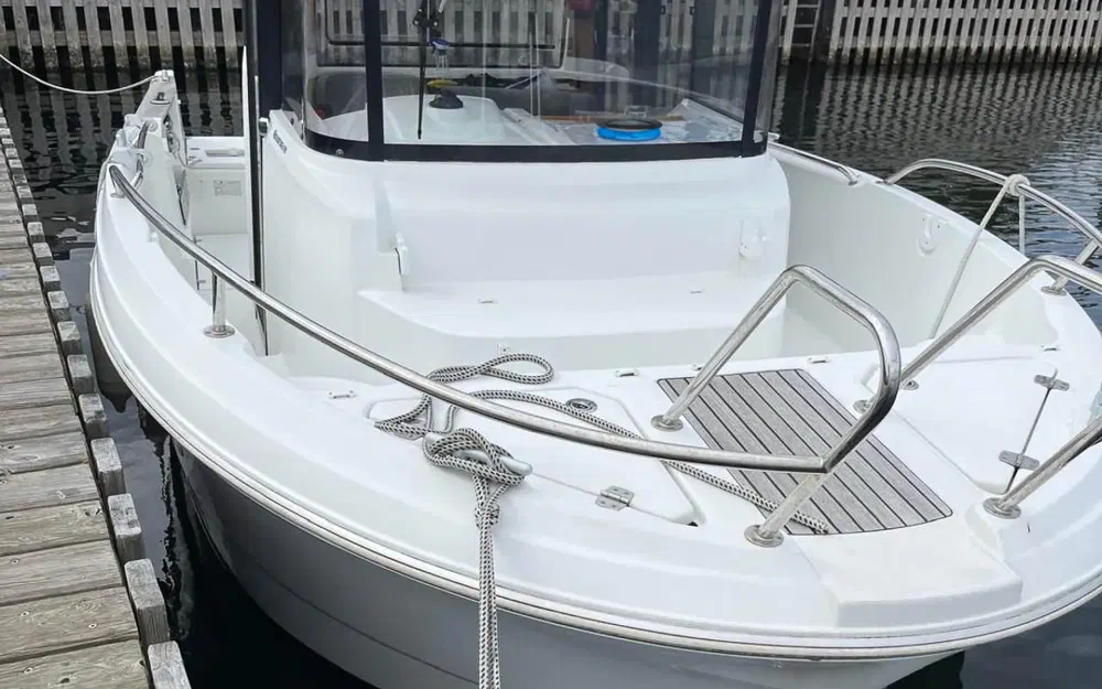 slider 5 Beneteau Barracuda 7