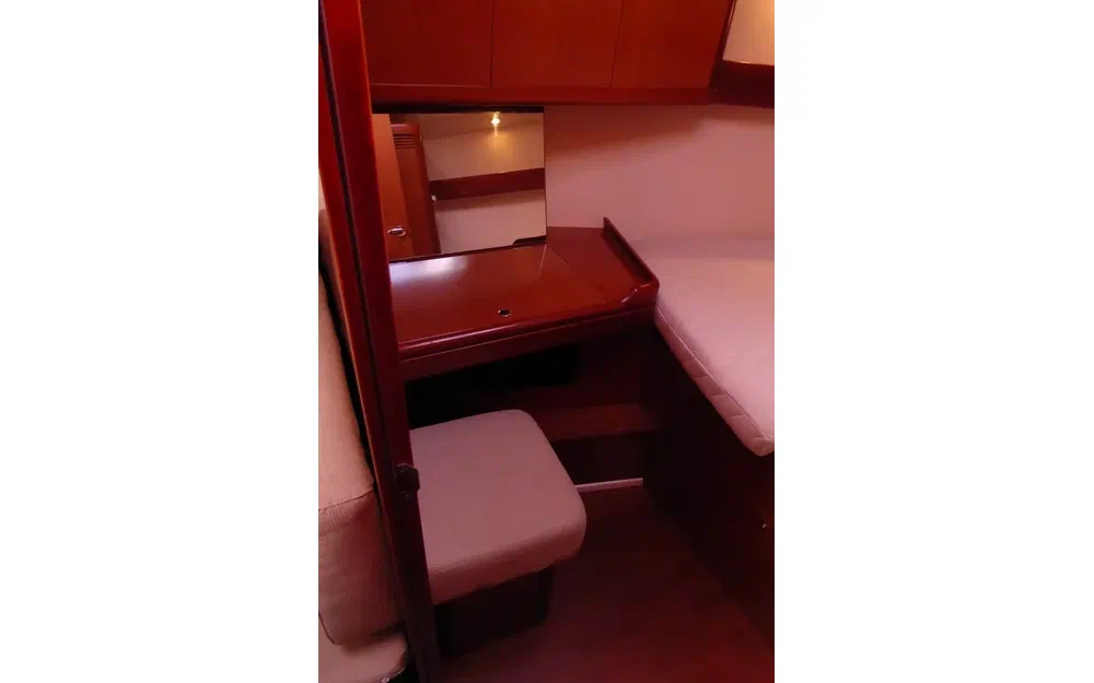 slider 17 Beneteau Oceanis 37