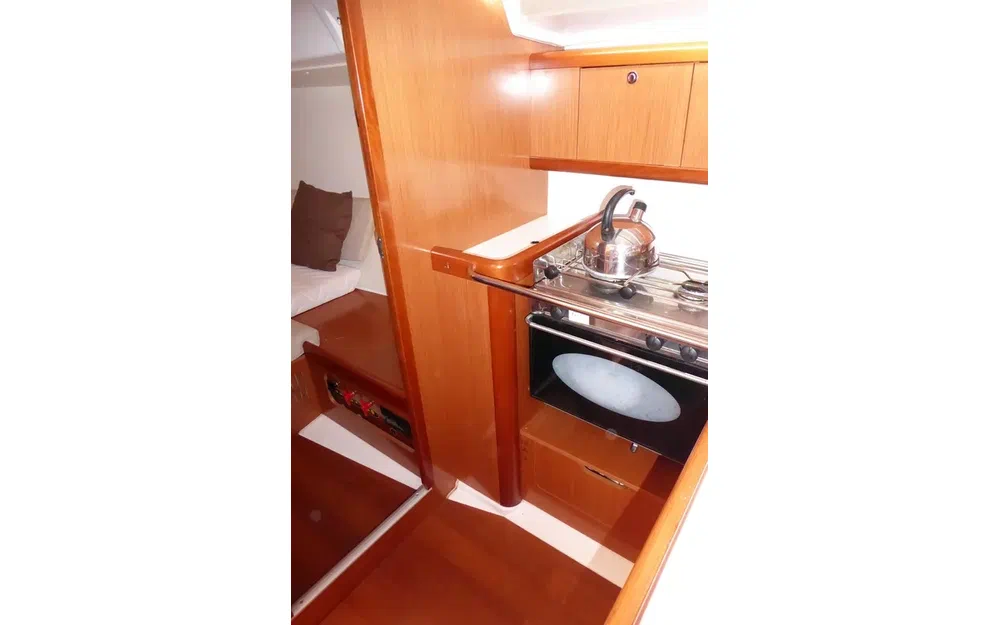 slider 28 Beneteau Oceanis 37