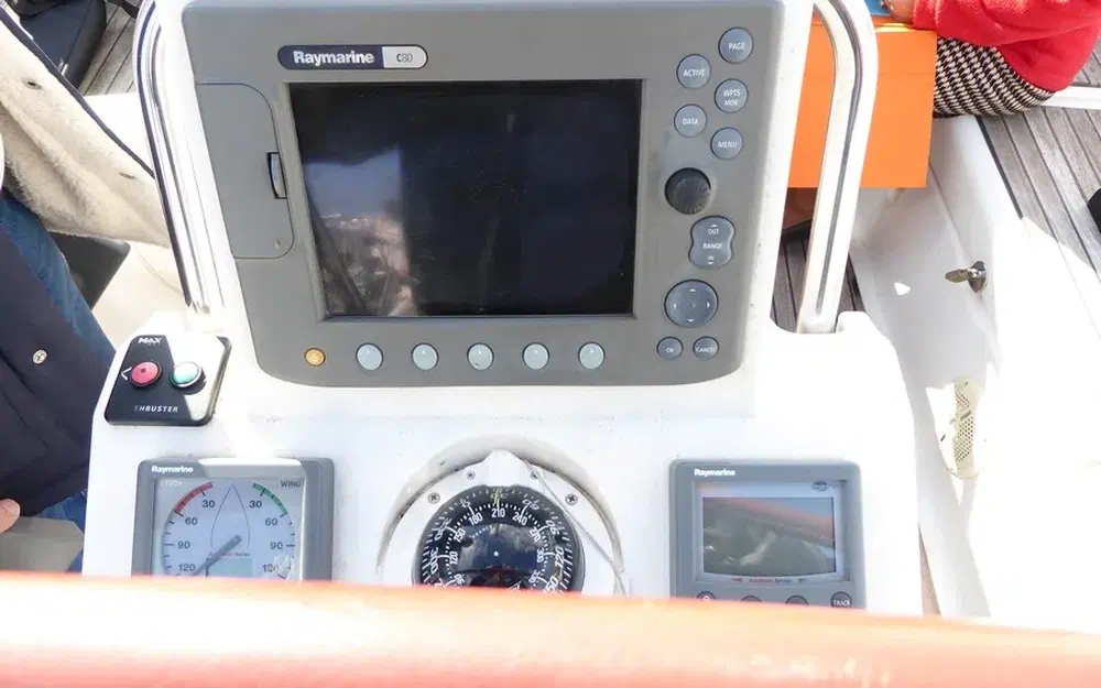 slider 5 Beneteau Oceanis 37