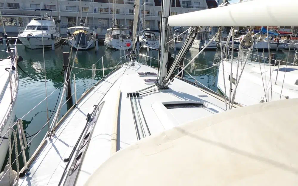 slider 4 Beneteau Oceanis 37