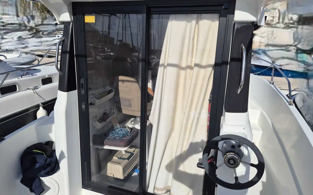 slider 12 Jeanneau Merry Fisher 695