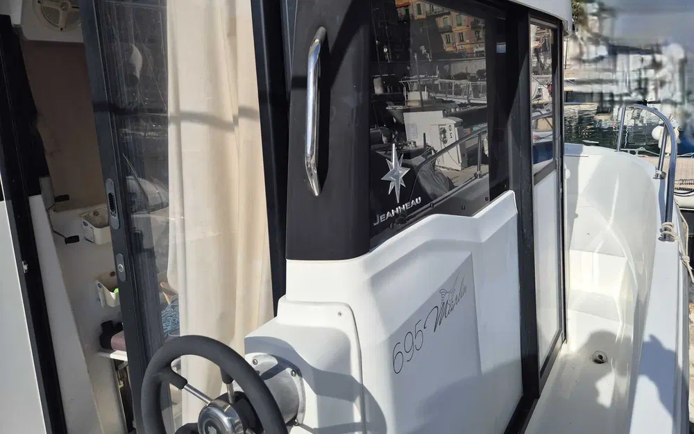 slider 14 Jeanneau Merry Fisher 695