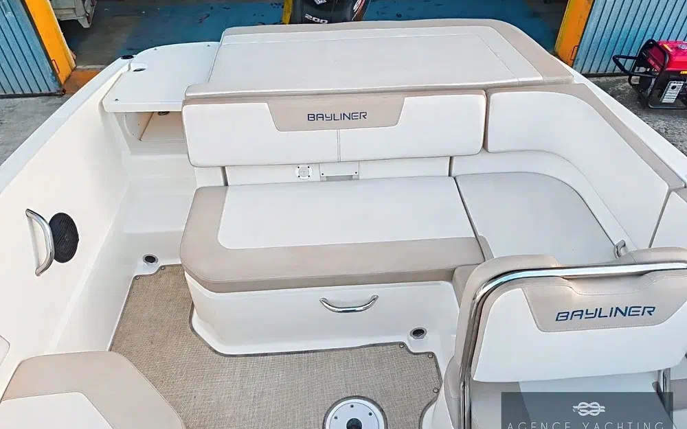 slider 10 Bayliner VR6