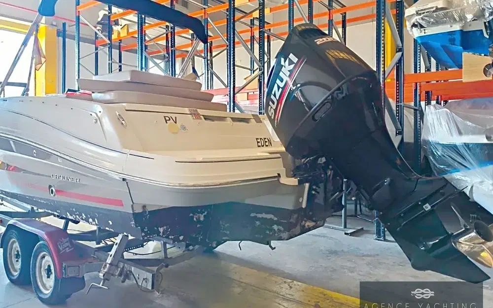 slider 15 Bayliner VR6