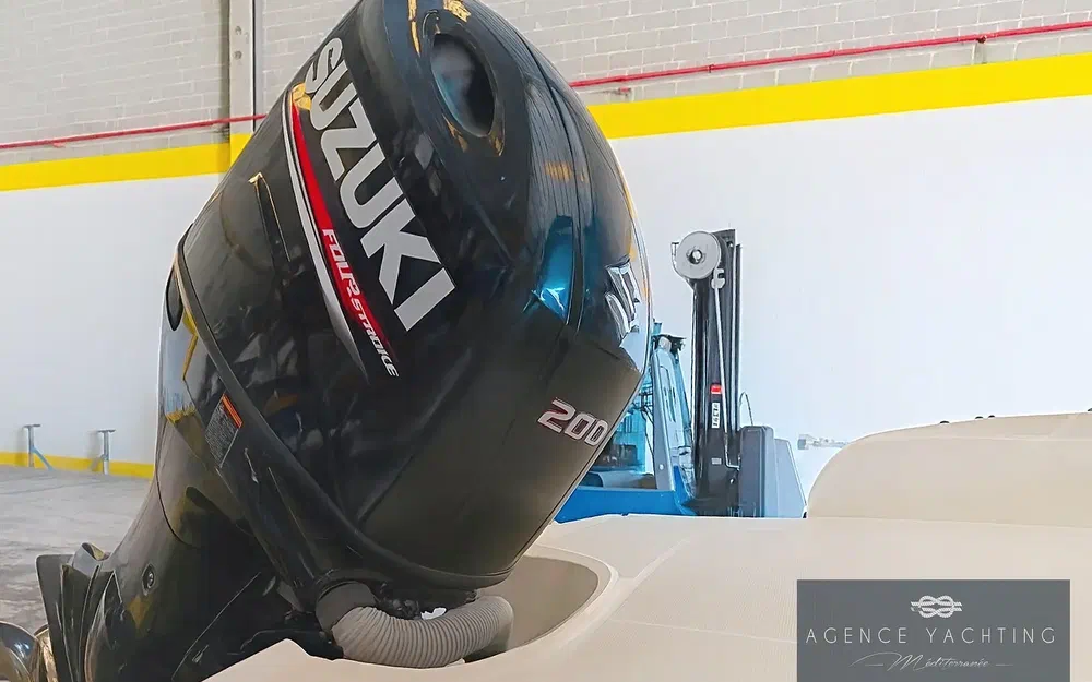 slider 18 Bayliner VR6