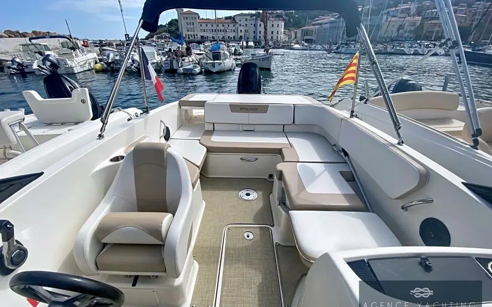 slider 1 Bayliner VR6