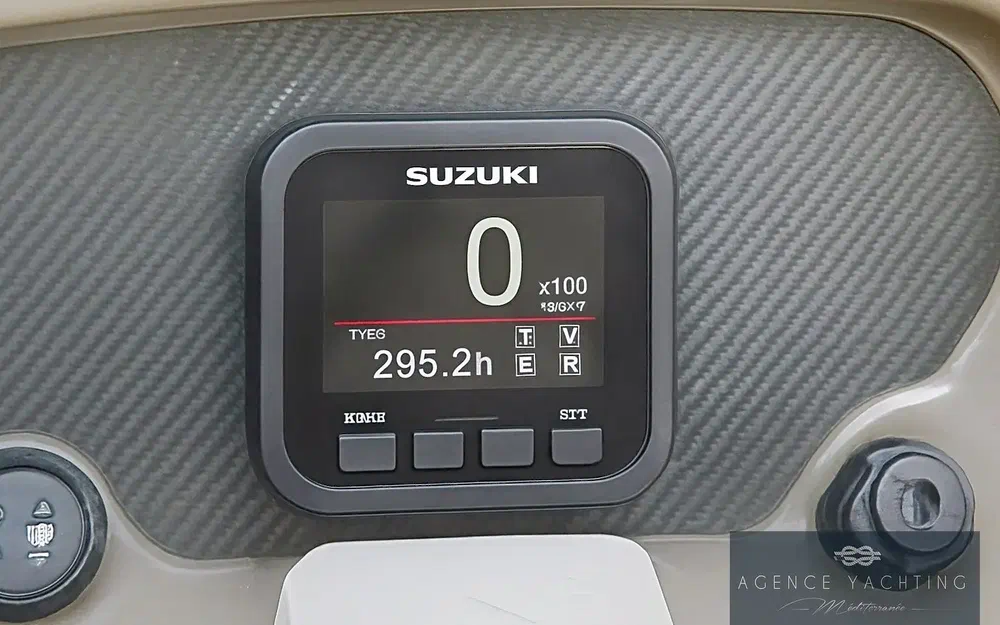 slider 3 Bayliner VR6