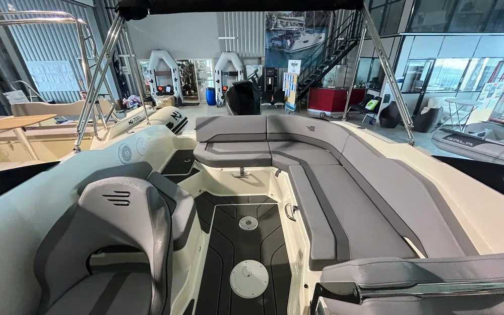 slider 7 Bayliner C21