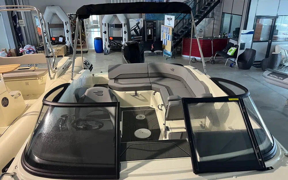 slider 5 Bayliner C21 200cv