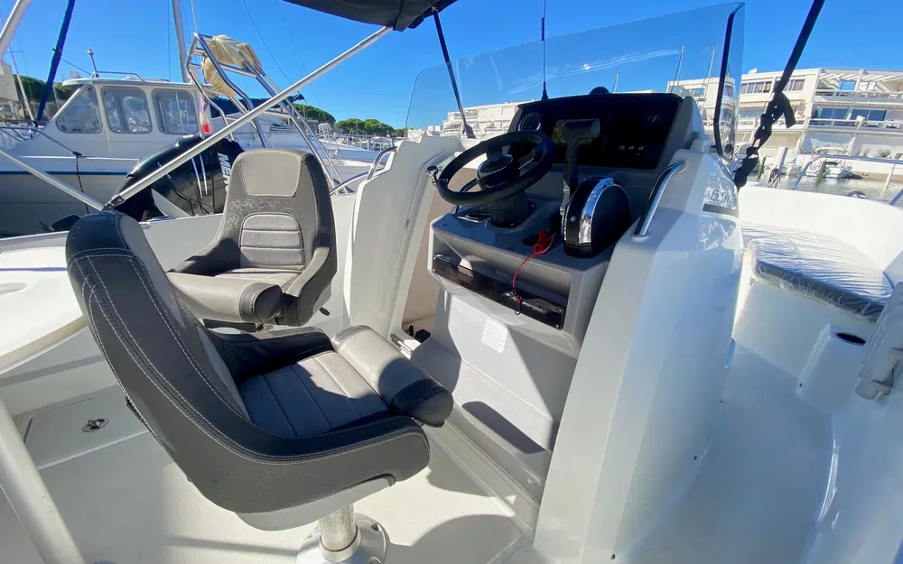 slider 8 Jeanneau Cap Camarat 7.5 CCSerie 3