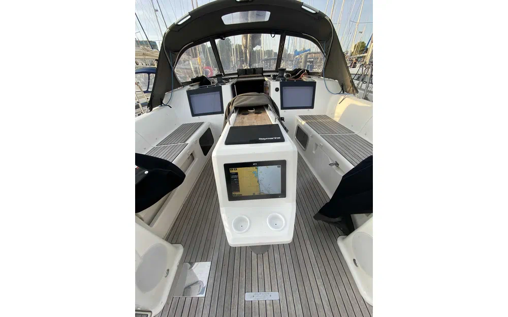 slider 10 Dufour  460 Grand Large