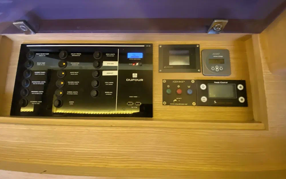 slider 18 Dufour  460 Grand Large