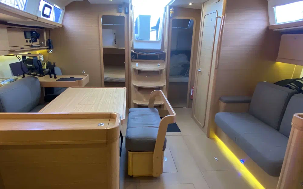 slider 1 Dufour  460 Grand Large