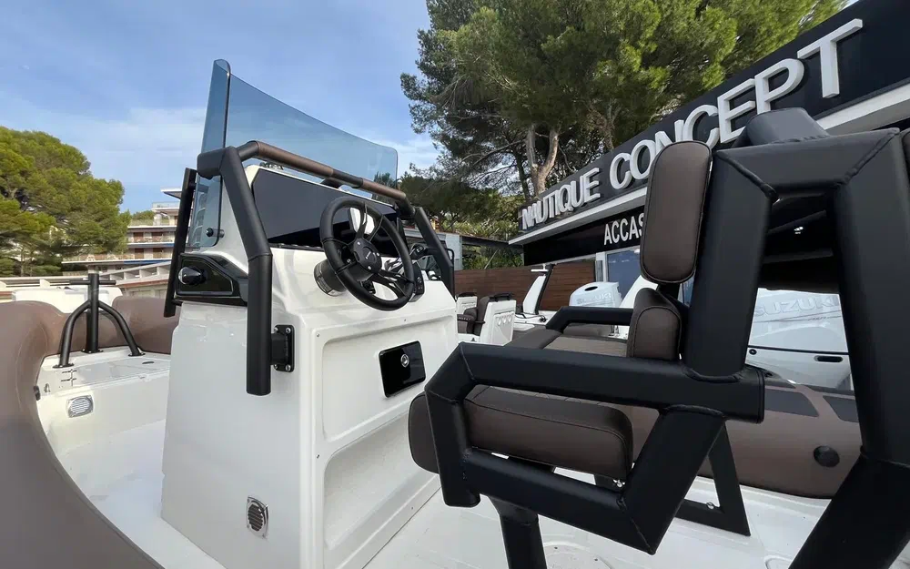 slider 5 Brig Navigator 20