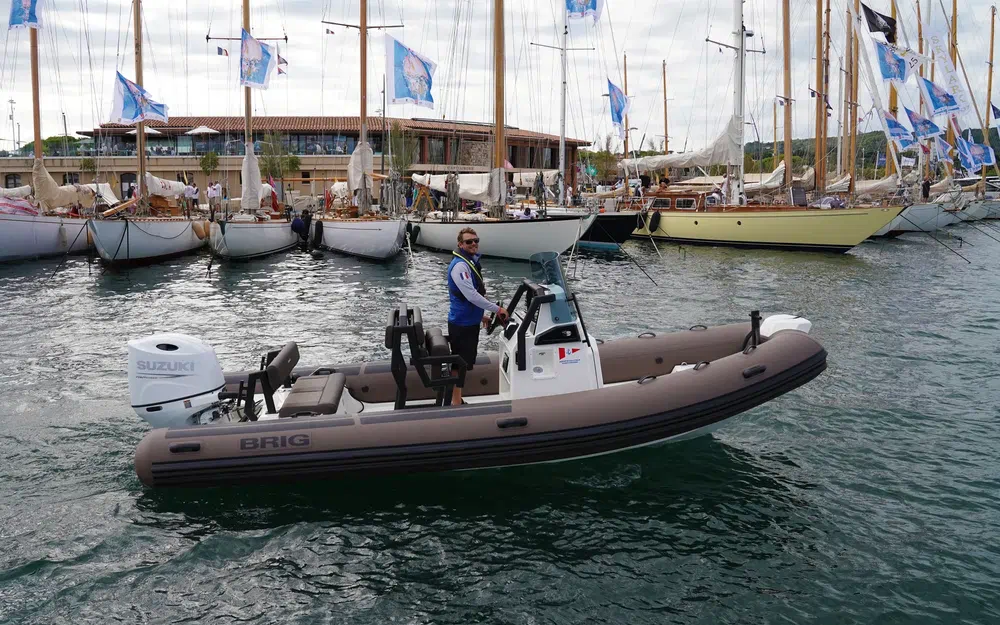 slider 2 Brig Navigator 20