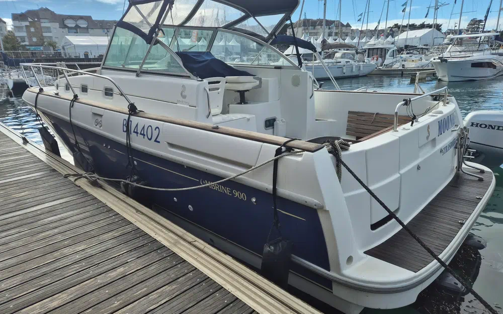 slider 1 Beneteau Ombrine 900