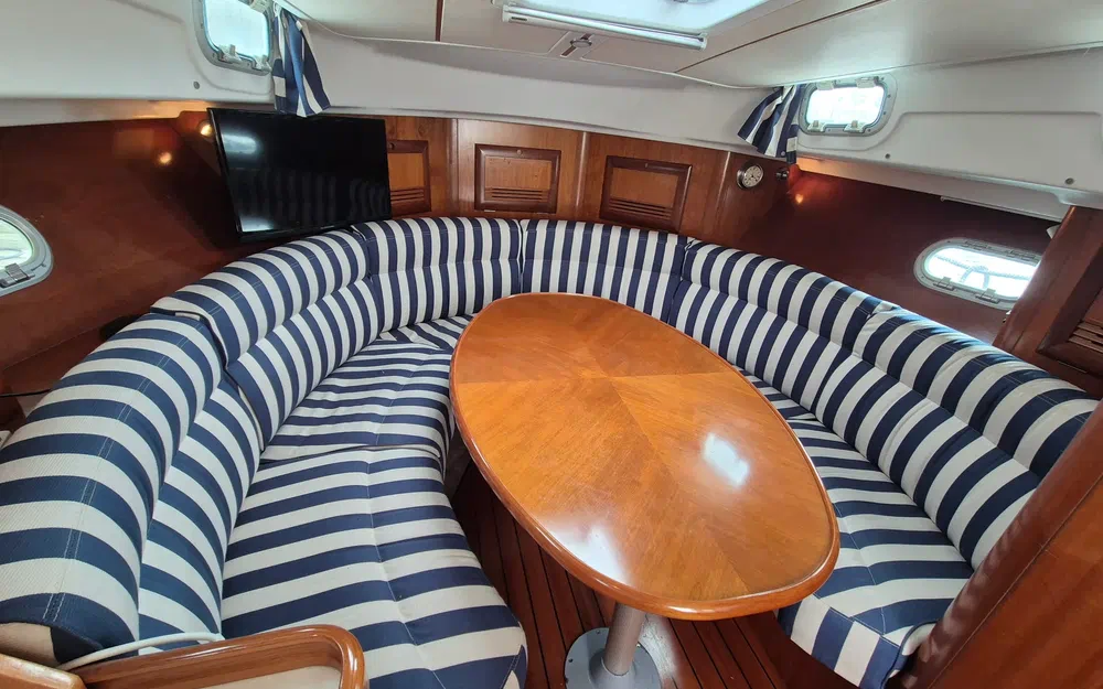 slider 2 Beneteau Ombrine 900