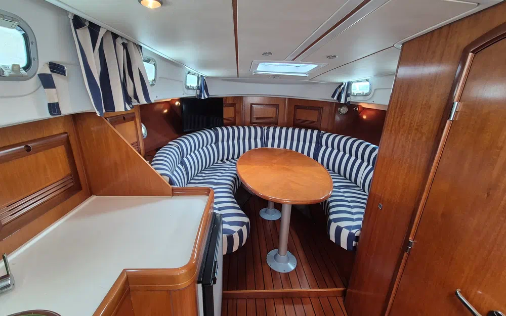 slider 5 Beneteau Ombrine 900