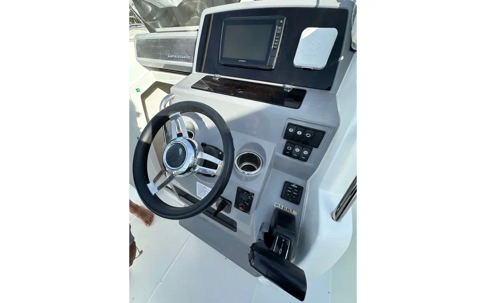 slider 9 Jeanneau Cap Camarat 7.5 CCSerie 2