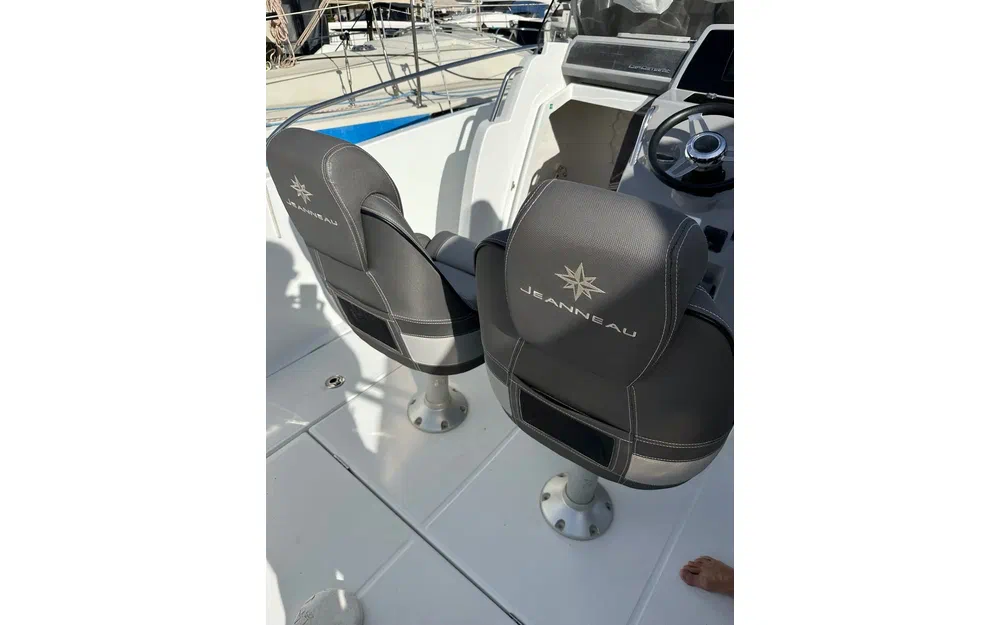 slider 13 Jeanneau Cap Camarat 7.5 CC