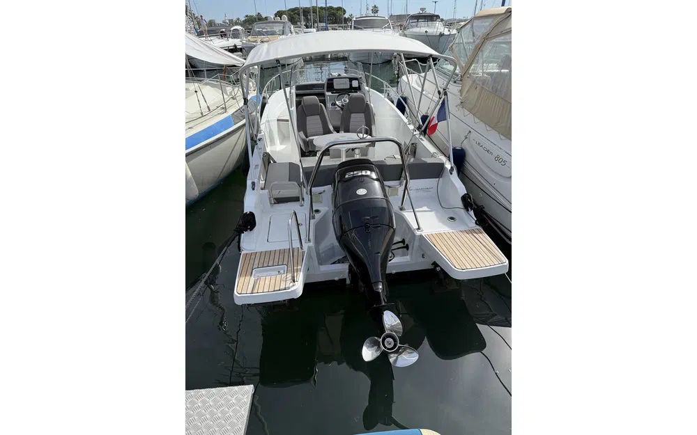 slider 1 Jeanneau Cap Camarat 7.5 CCSerie 2