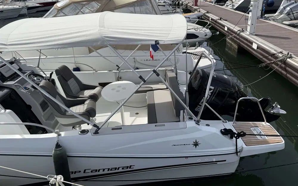 slider 6 Jeanneau Cap Camarat 7.5 CC