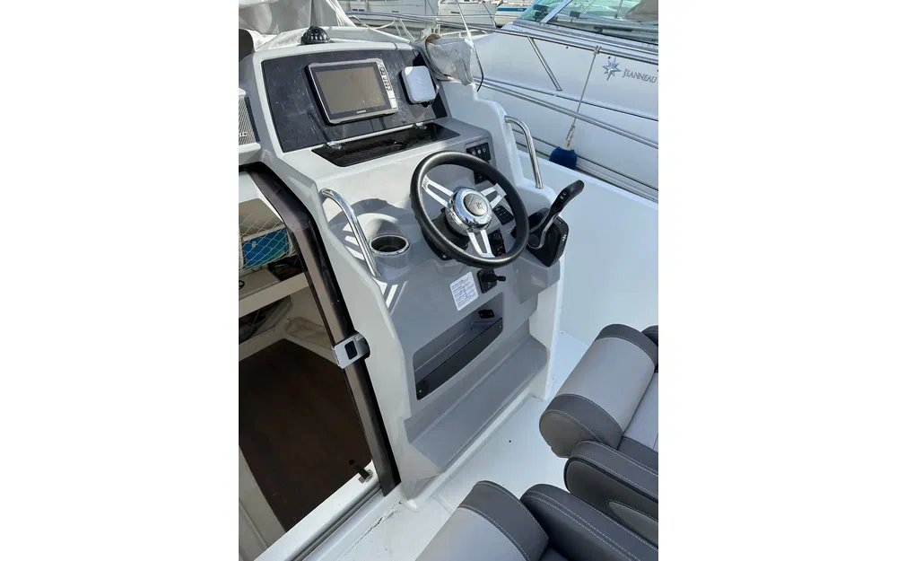 slider 7 Jeanneau Cap Camarat 7.5 CCSerie 2