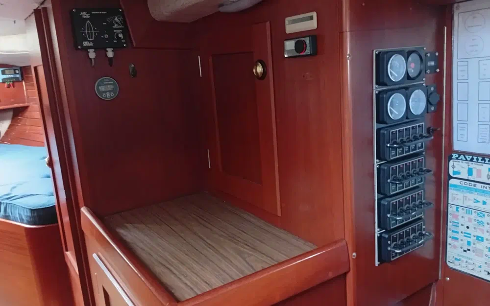 slider 18 Hallberg Rassy  352