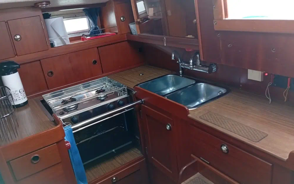 slider 20 Hallberg Rassy  352