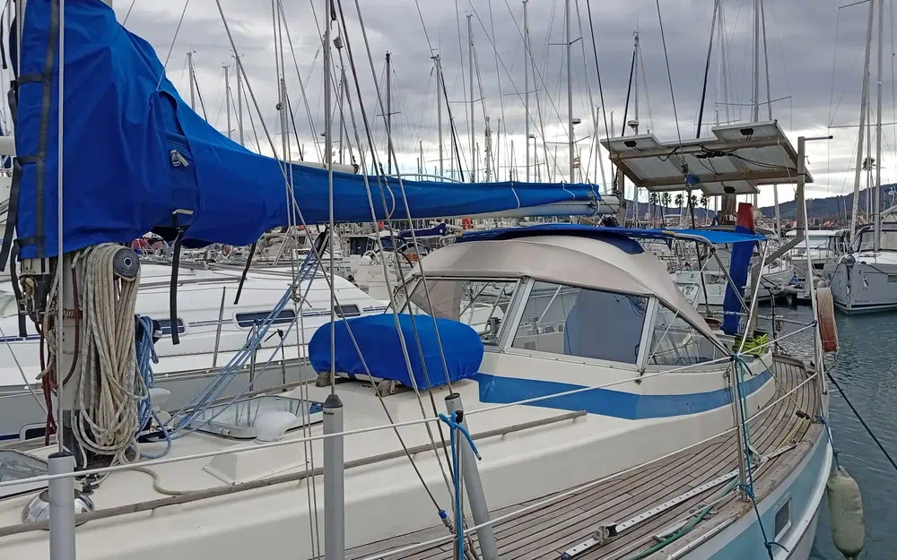 slider 5 Hallberg Rassy  352