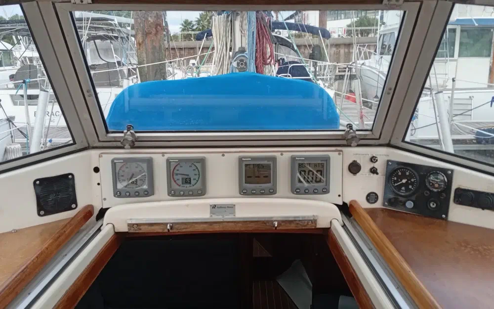 slider 8 Hallberg Rassy  352