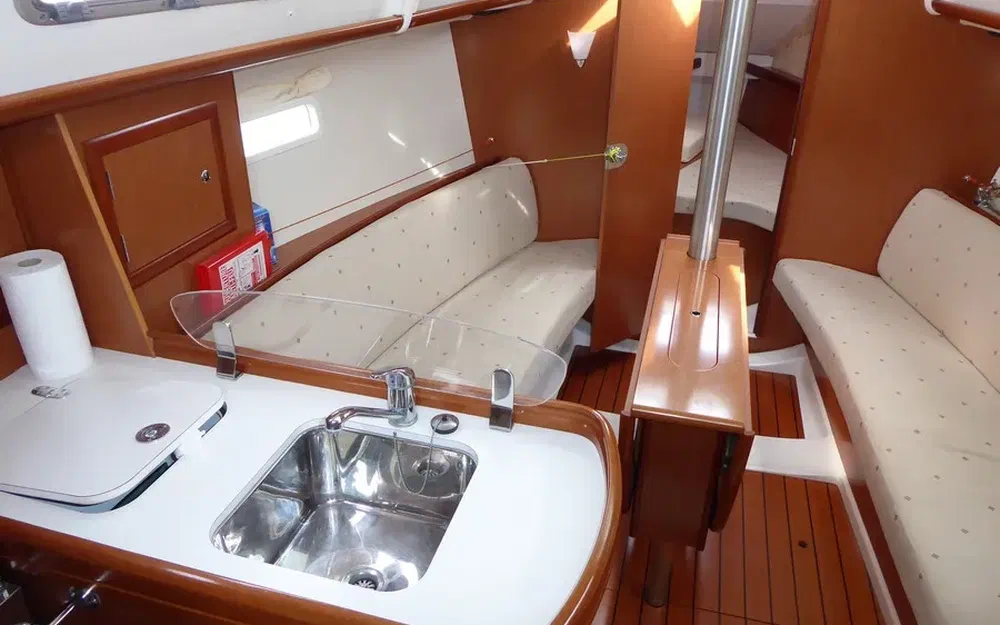slider 10 Beneteau Oceanis 323 Clipper