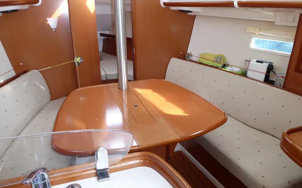 slider 17 Beneteau Oceanis 323 Clipper